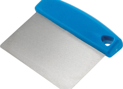 Coupe-pâte avec manche en nylon
