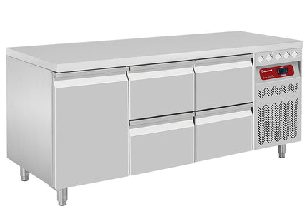 Refrigerating table composed of :