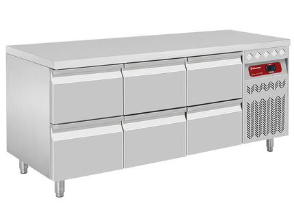 Refrigerating table composed of :