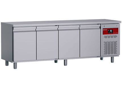 Väggmonterat ventilerat kylbord, 4 Dörrar GN 1/1, 550 liter