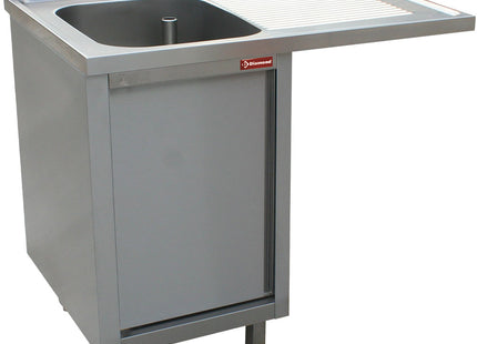 Diskbänk 1 tank, höger avloppsbräda, på skåp 1 svängande Dörr och plats för diskmaskin