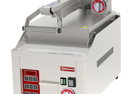 Smooth, chrome Clam Grill, 2x 230/1V