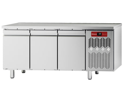 Refrigerated table, ventilated, 3 doors GN 1/1