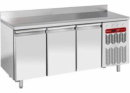 Wall-mounted cooling table, ventilated, 3 doors GN 1/1, 405 litres