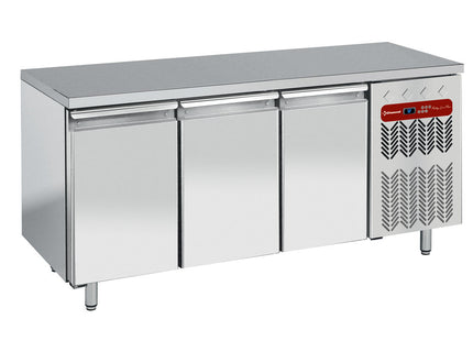 Refrigerated table, ventilated, 3 doors EN 600x400