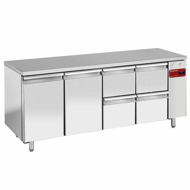 Refrigerating table composed of :