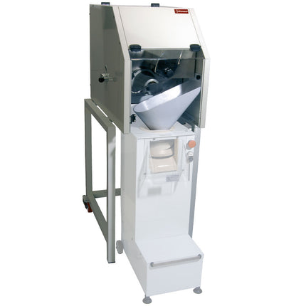 Diviseuse de pâte 2400/800 p/h. de 50/300 gr, support et entonnoir