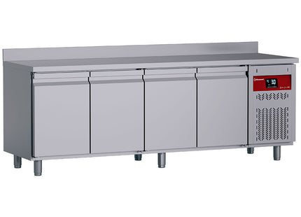 Vegghengt ventilert kjølebord, 4 dører GN 1/1, 550 liter