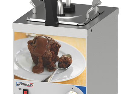 Sauce dispenser with pump and heated nozzle