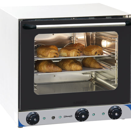 Convection oven with humidity